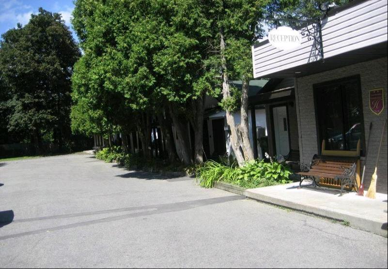 Chalet Beaconsfield Motel מראה חיצוני תמונה
