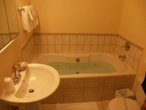 Chalet Beaconsfield Motel מראה חיצוני תמונה