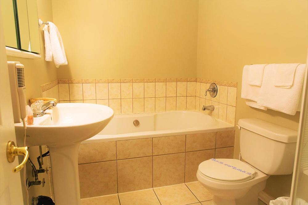 Chalet Beaconsfield Motel מראה חיצוני תמונה