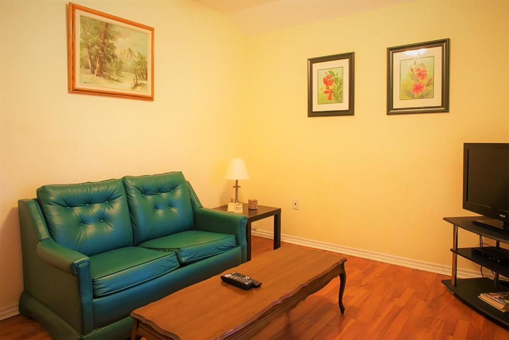 Chalet Beaconsfield Motel מראה חיצוני תמונה